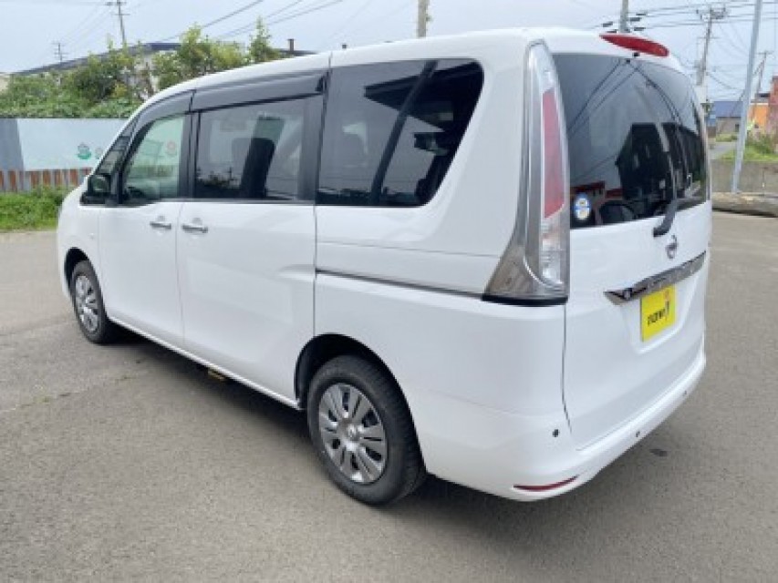 Used Nissan Serena 2013 best price for 